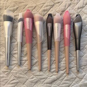 Set of Makeup Brushes with Protective Covers